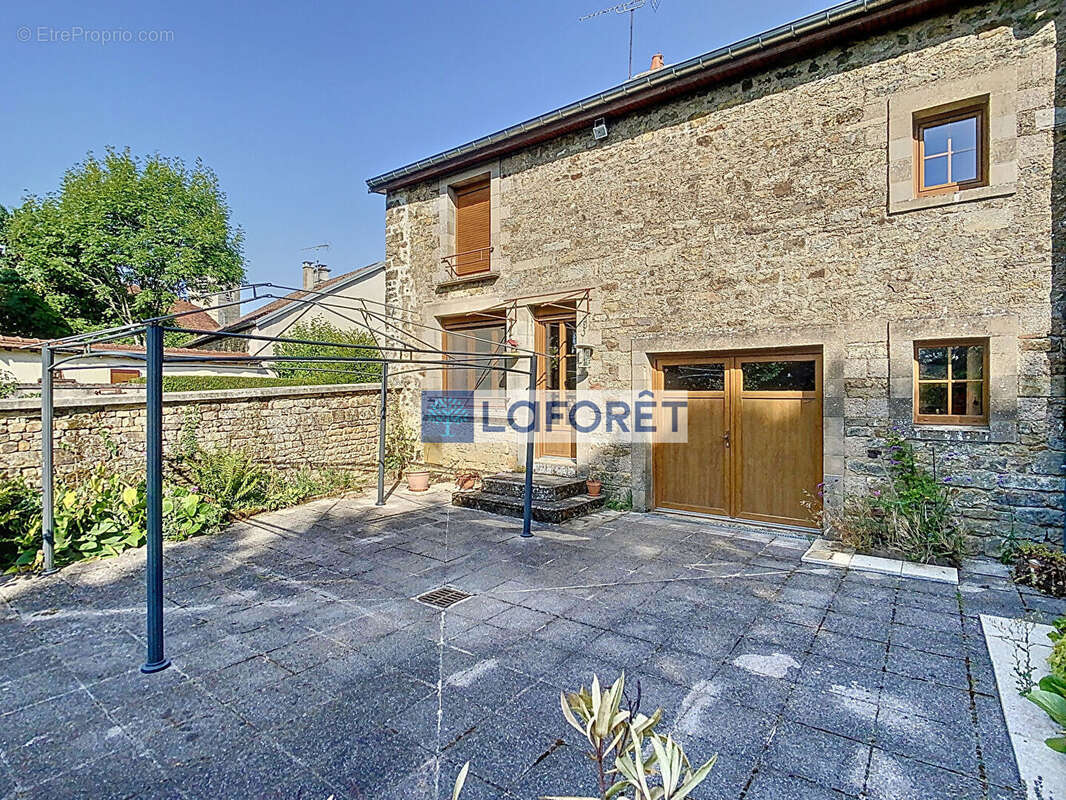 Maison à FRESNES-SUR-APANCE