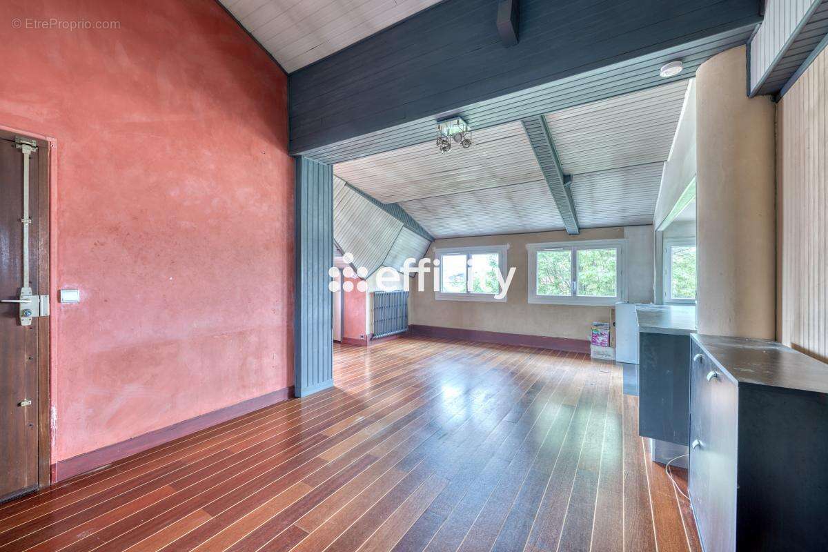 Appartement à LIVRY-GARGAN