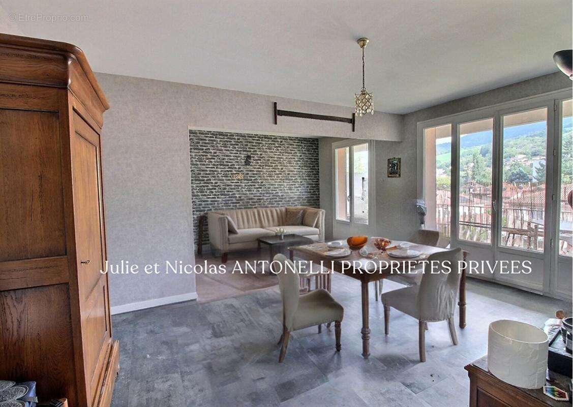 Appartement à SAINT-ETIENNE