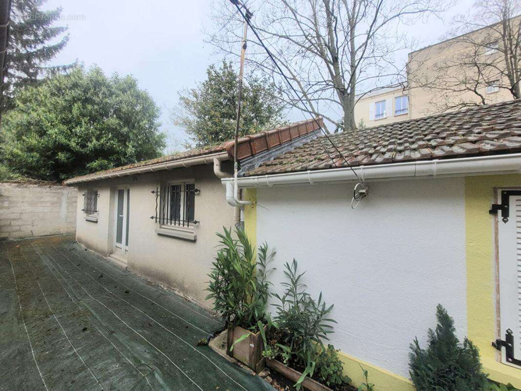Appartement Deuil La Barre - Studio - 24.31m2 avec local à aménager de 15,50m² - photo 7
