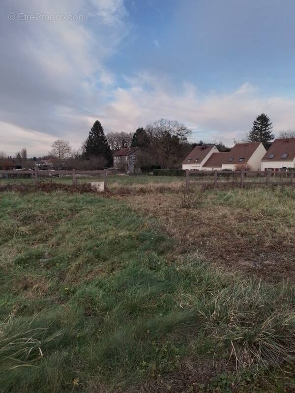 Terrain à DAMMARTIN-EN-GOELE