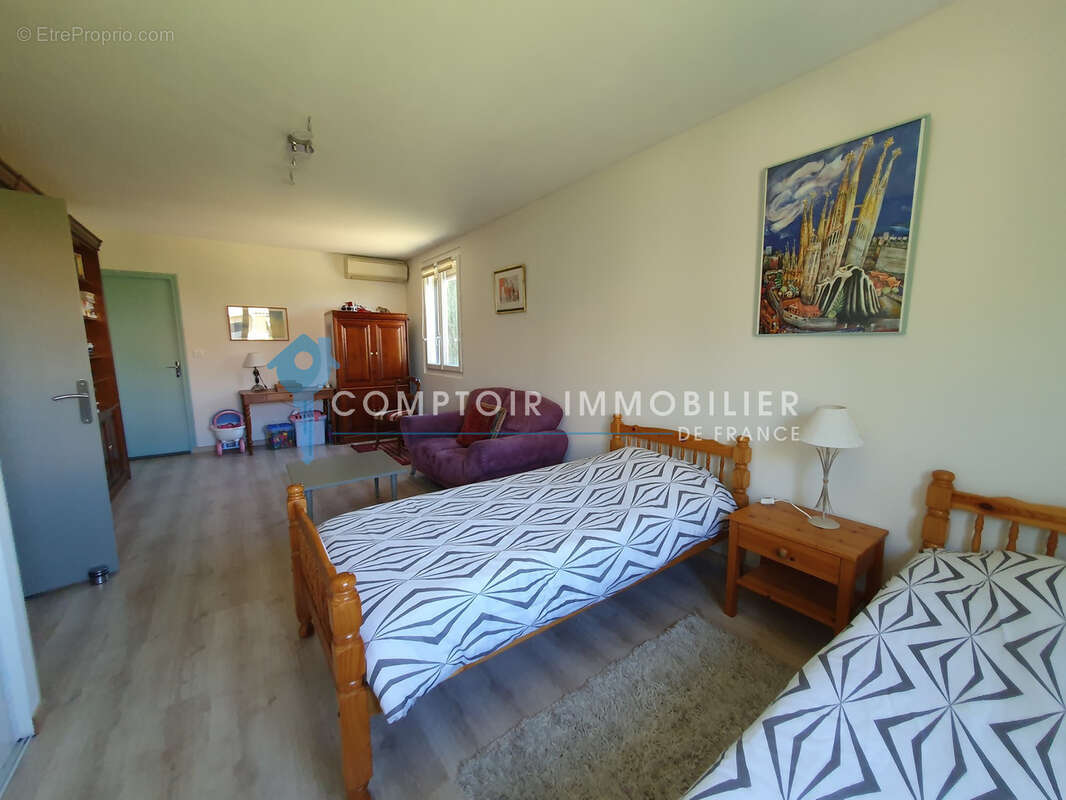 A Vendre GARD (30) - Villa P6 plain-pied à Uzès sur 855 m2 de terrain - photo 11
