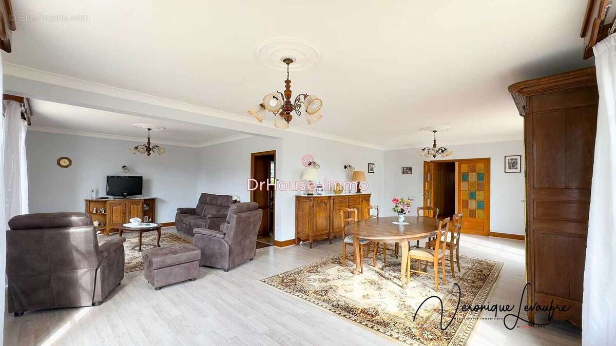 Maison 182 m² à Periers  - photo 2