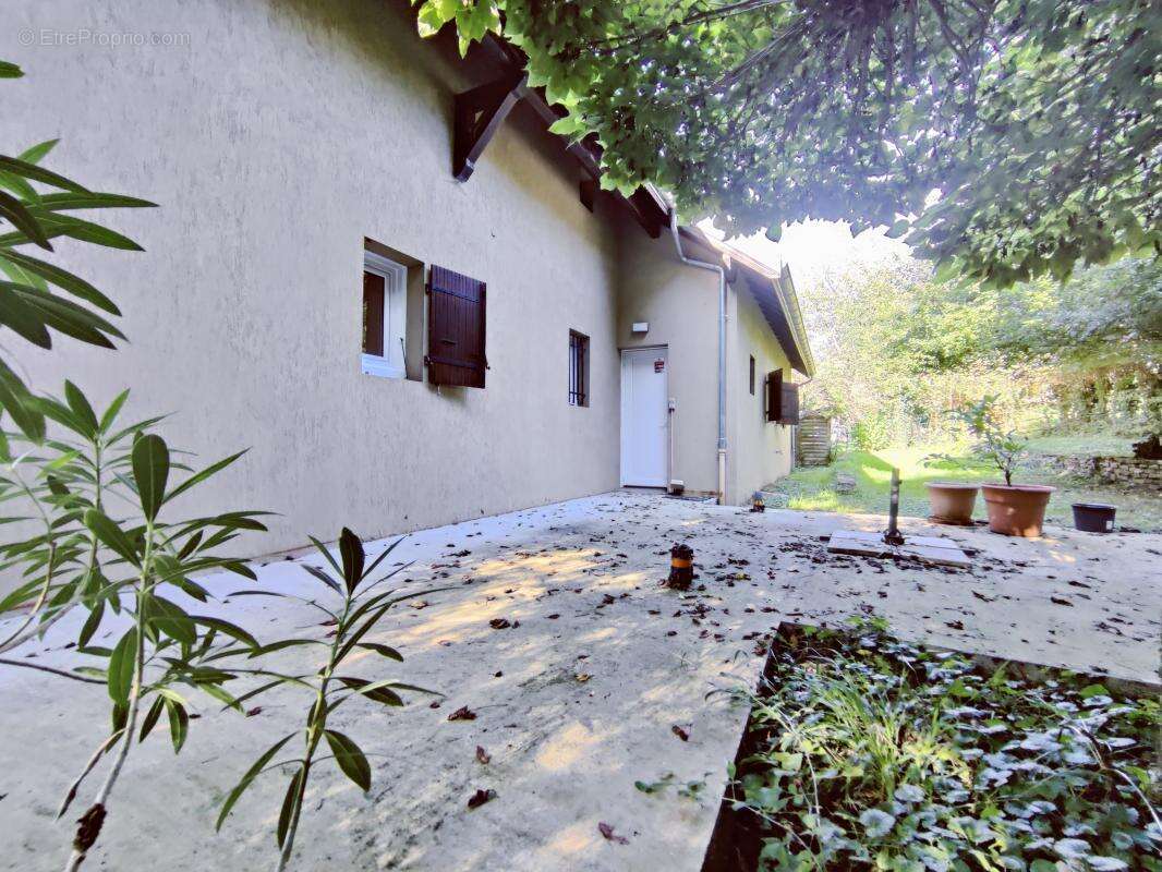 Maison à SAINT-GENIX-SUR-GUIERS