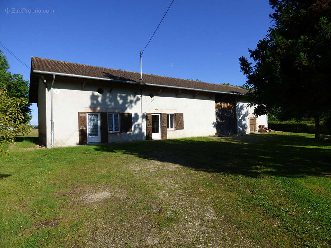 Maison ancienne et dépendances et 2 896 m² de terrain - photo 2