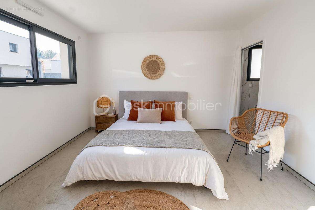 Maison à SAINT-ERBLON