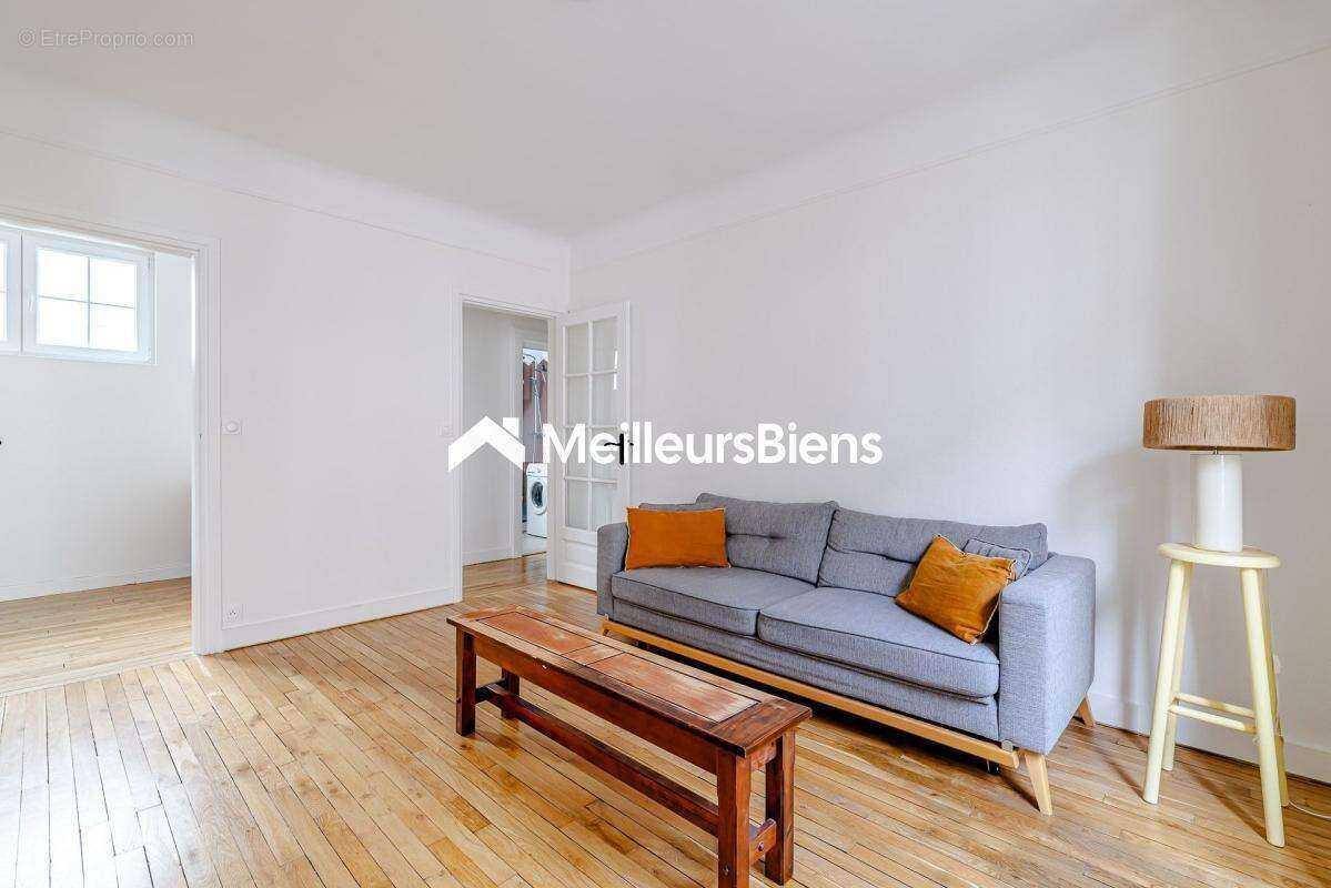 Appartement à PARIS-17E