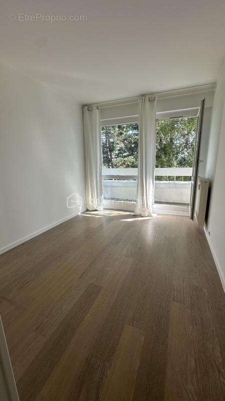 Appartement à LES ESSARTS-LE-ROI