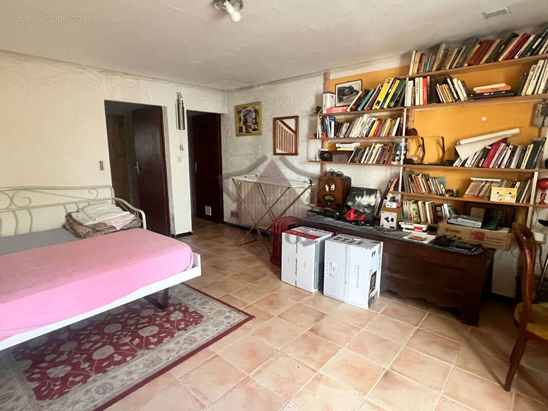 Exclusivité - Maison de plain pied dans un superbe environnement - photo 7