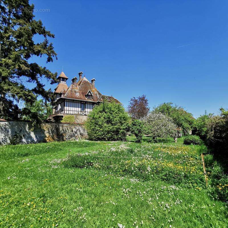Maison à CUY-SAINT-FIACRE