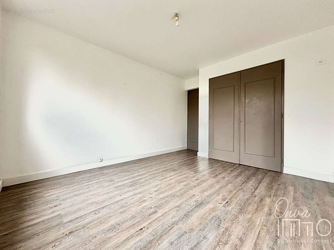 Appartement à NEUVILLE-SUR-SAONE