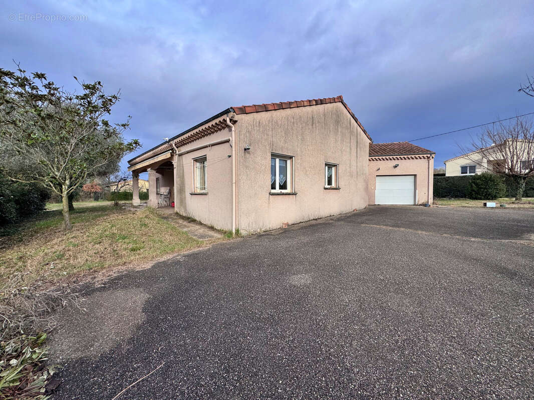 Maison à MONTBOUCHER-SUR-JABRON