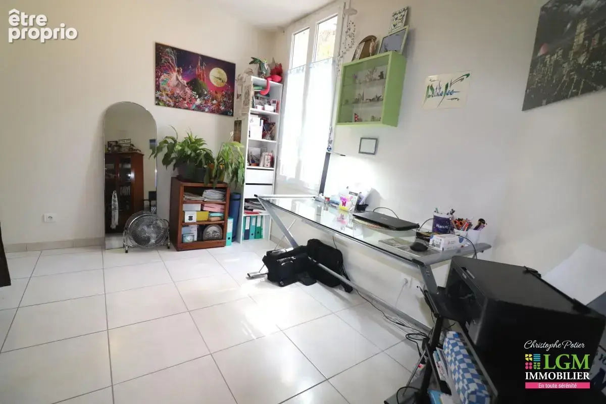 VALRÉAS (84) - Bel appartement lumineux en RDC de 72 m² - photo 5