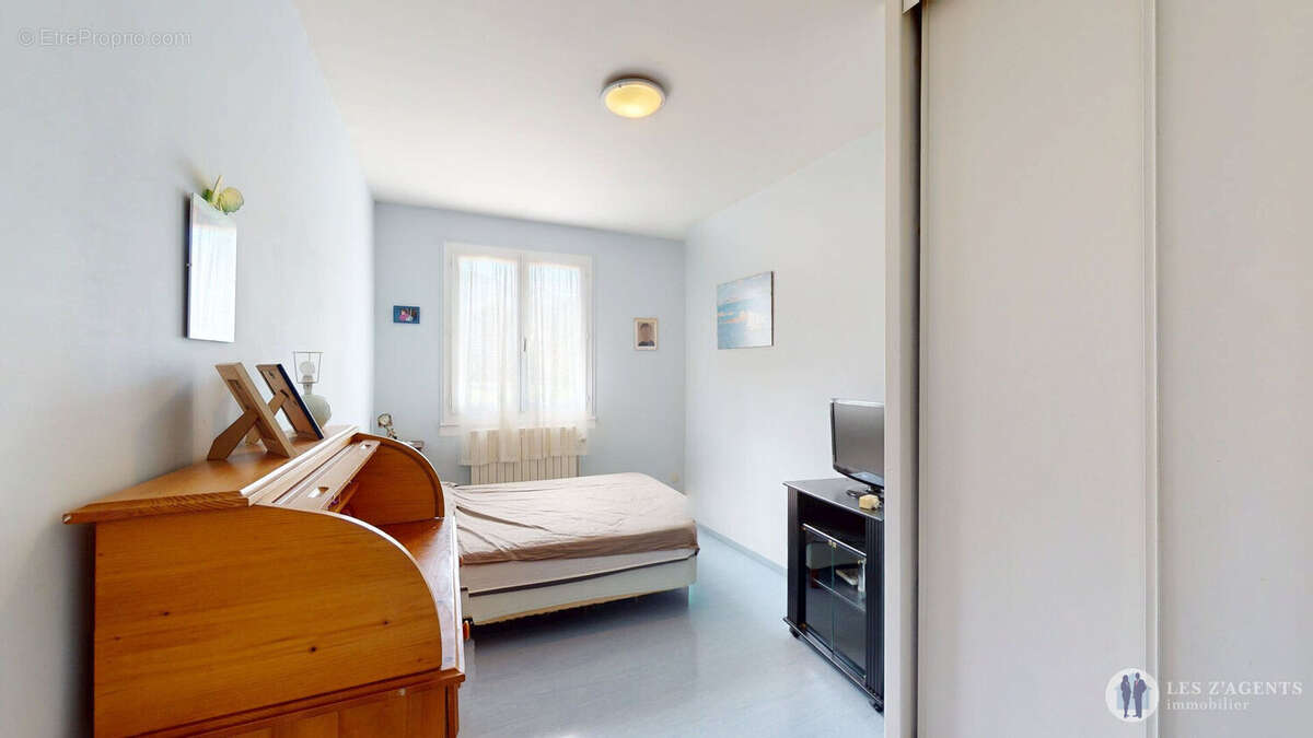 Appartement de 125 m² au 1er étage d'une maison avec terrain constructible d'environ 1 000 m² ? Saint-Martin-d'Hères - photo 8