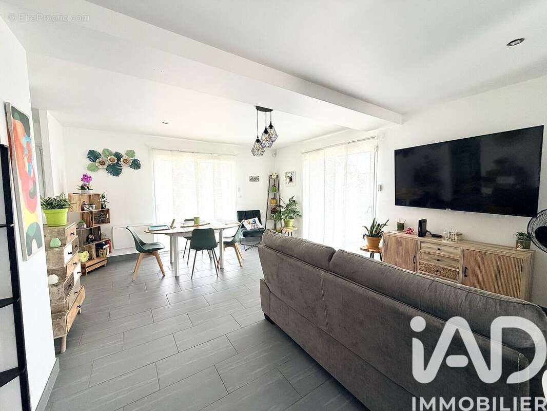 Appartement 85 m² à Villemandeur  - photo 4