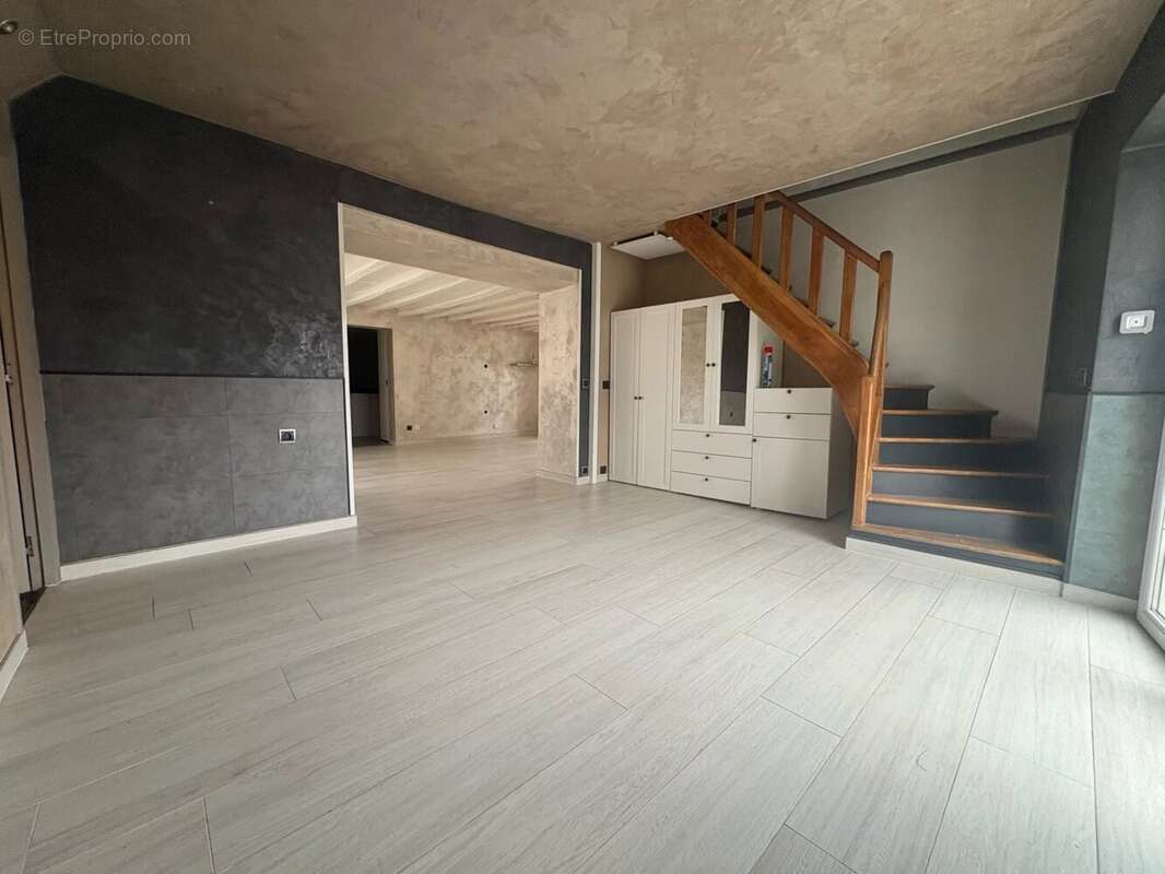 Maison avec dépendances - photo 3