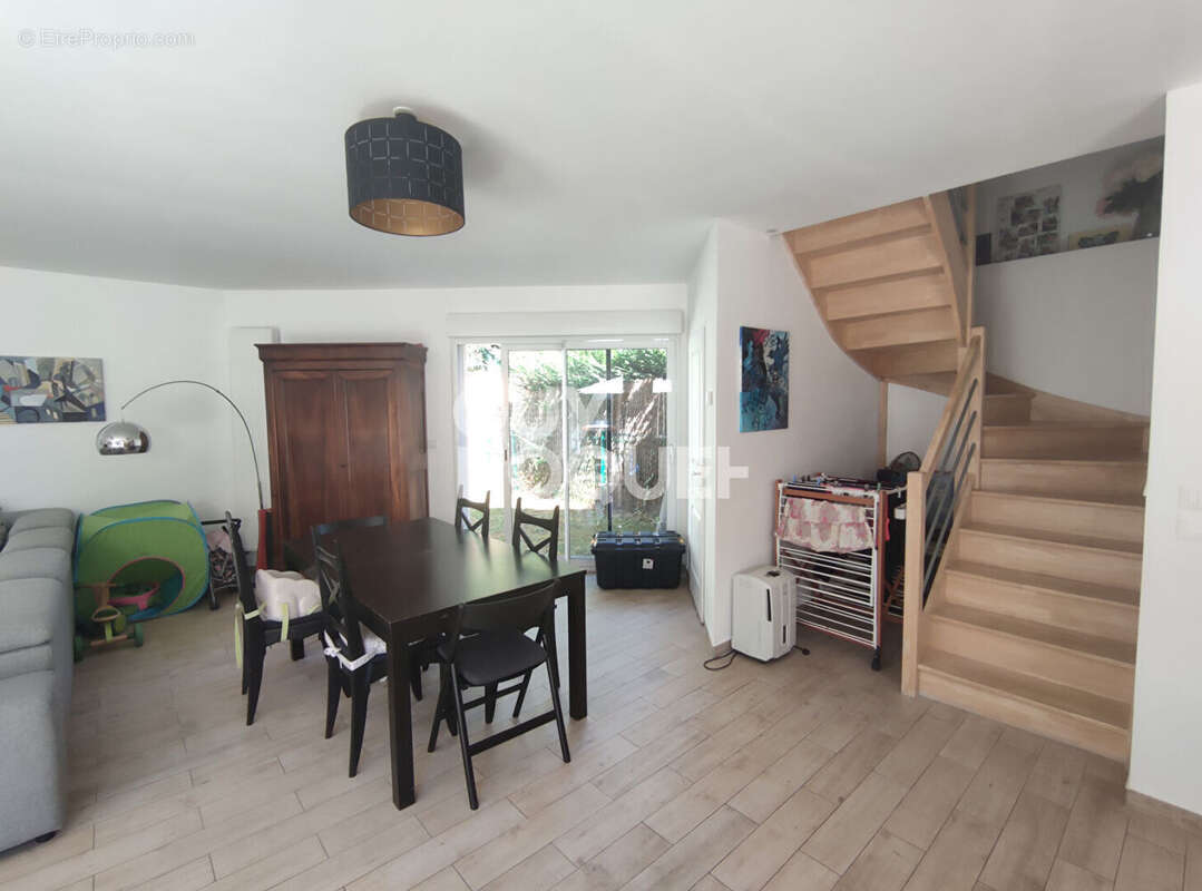 Maison à L&#039;ETANG-LA-VILLE