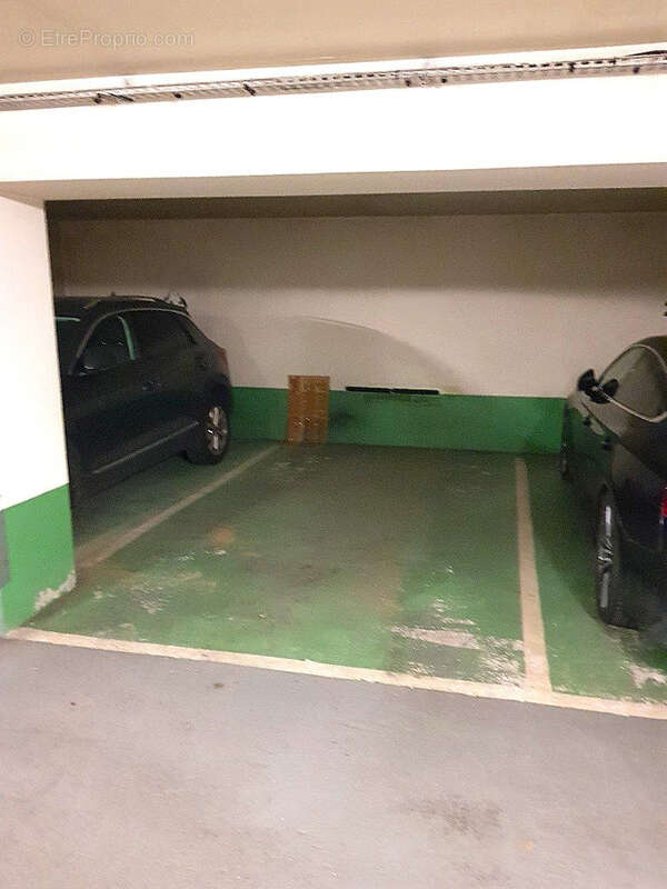Parking à PARIS-15E