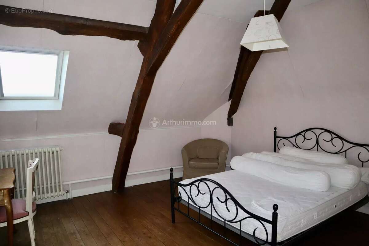 Maison à LA CHARTRE-SUR-LE-LOIR