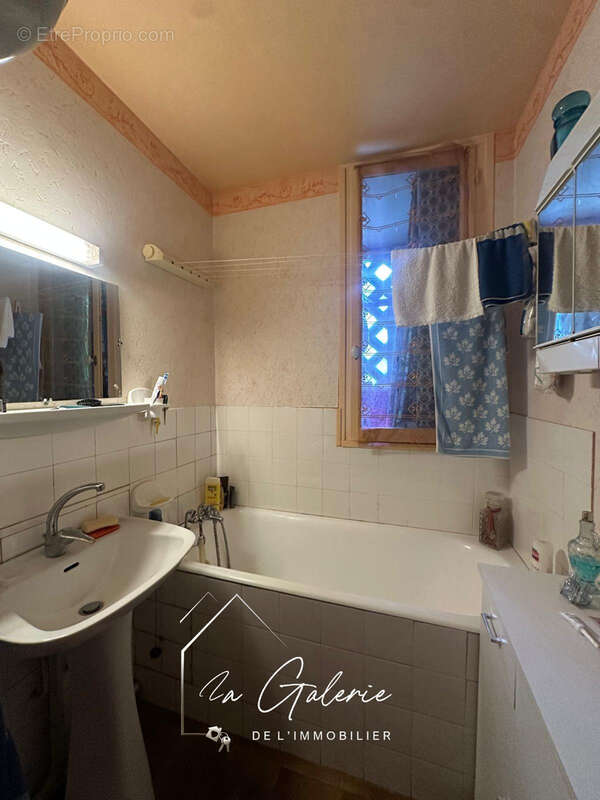Appartement à LE PONT-DE-CLAIX
