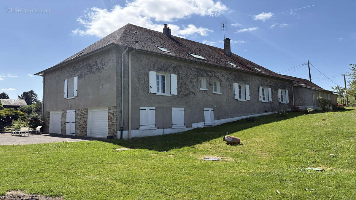 Proche pompadour grande maison avec dependances - photo 3