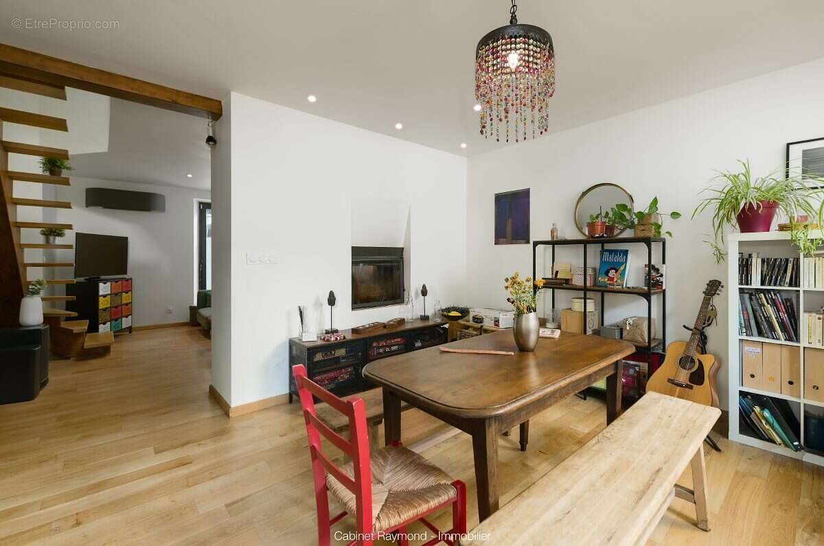 Commerce à ENTRAIGUES