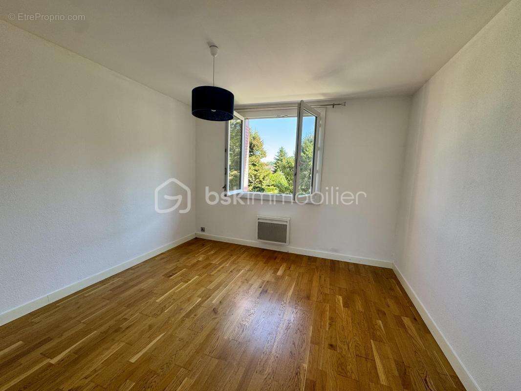 Appartement à POISAT