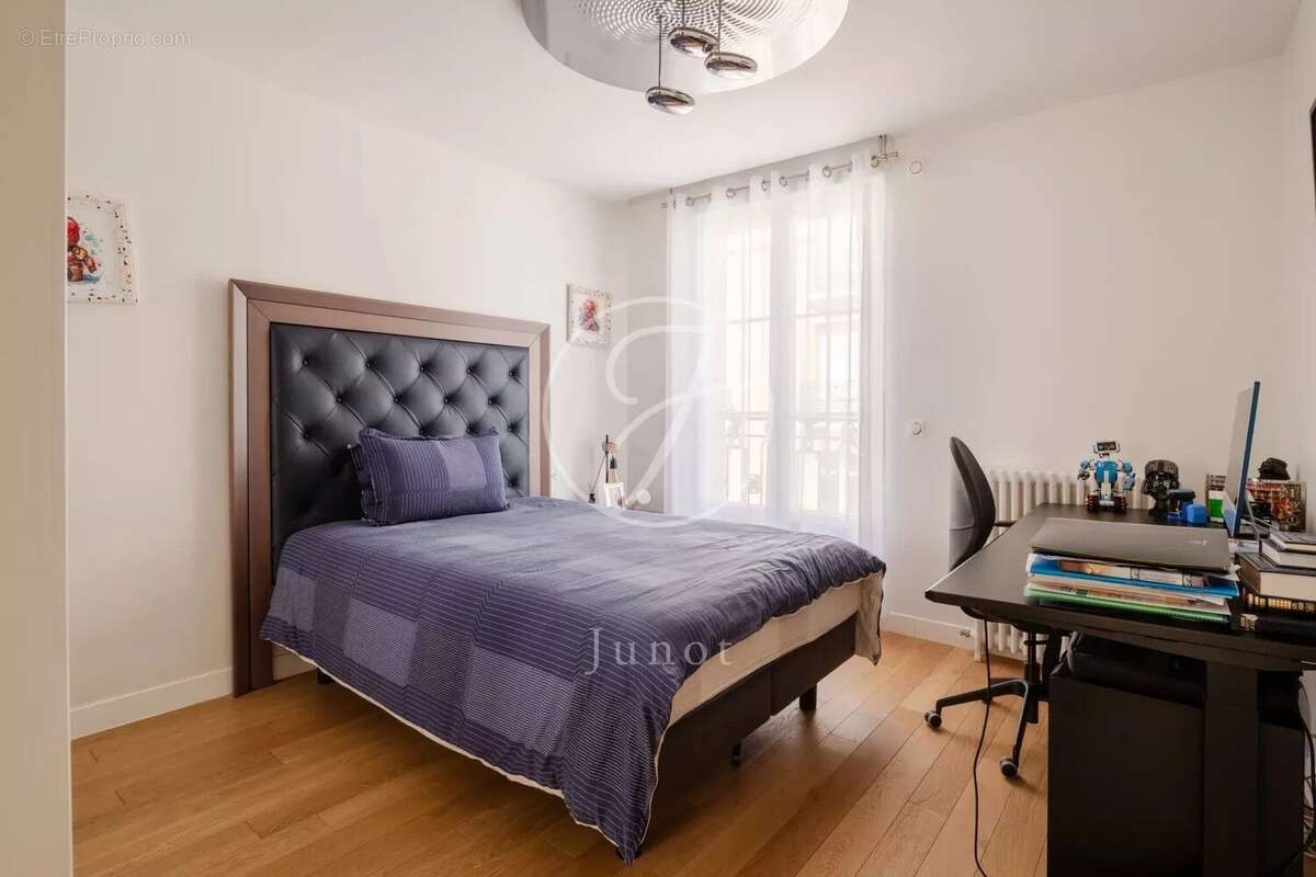 Maison à NEUILLY-SUR-SEINE