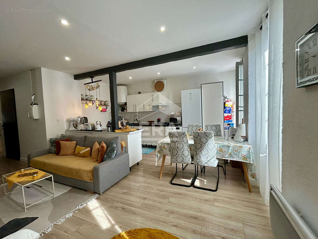 Appartement à LE MUY