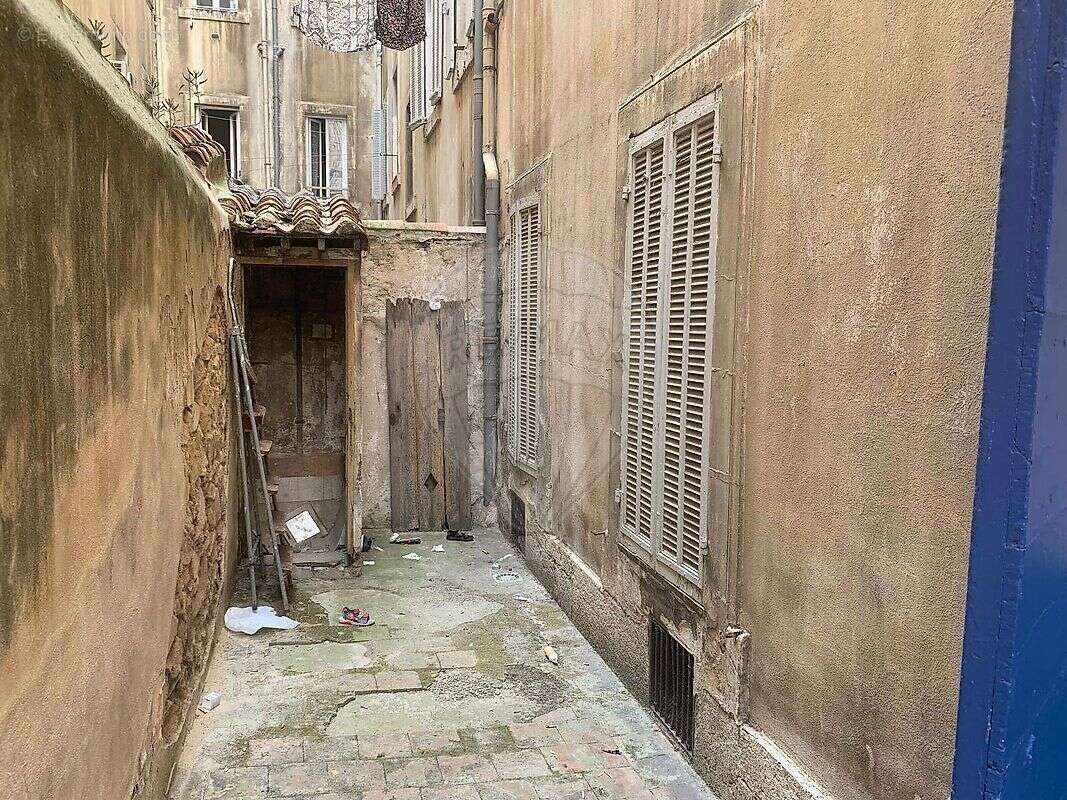 Appartement à MARSEILLE-2E