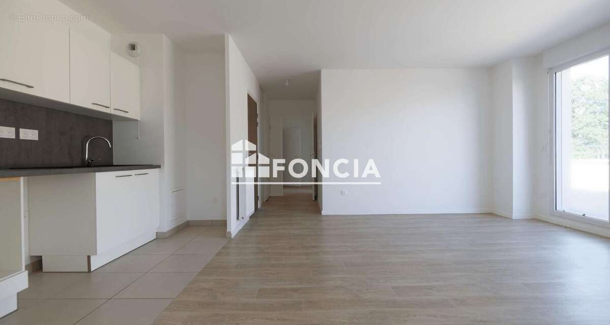 Appartement à DAMMARIE-LES-LYS