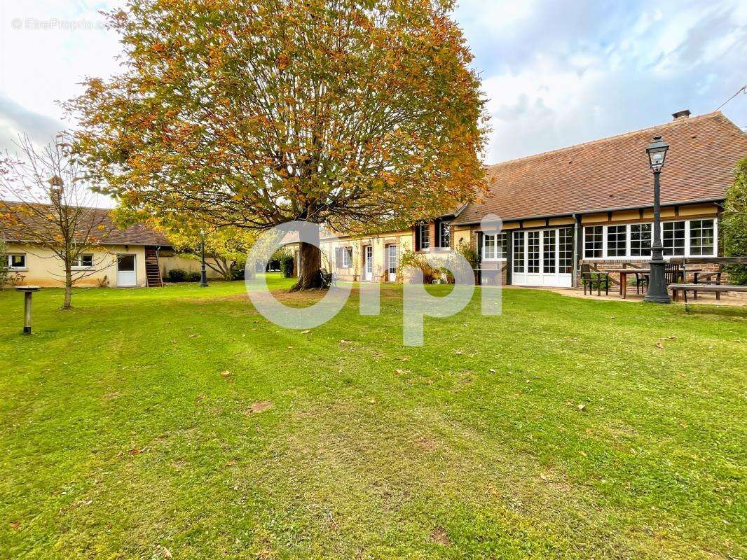 Maison à MARCILLY-LA-CAMPAGNE