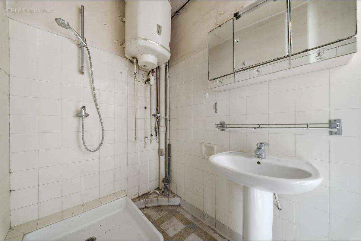 Appartement à PARIS-14E