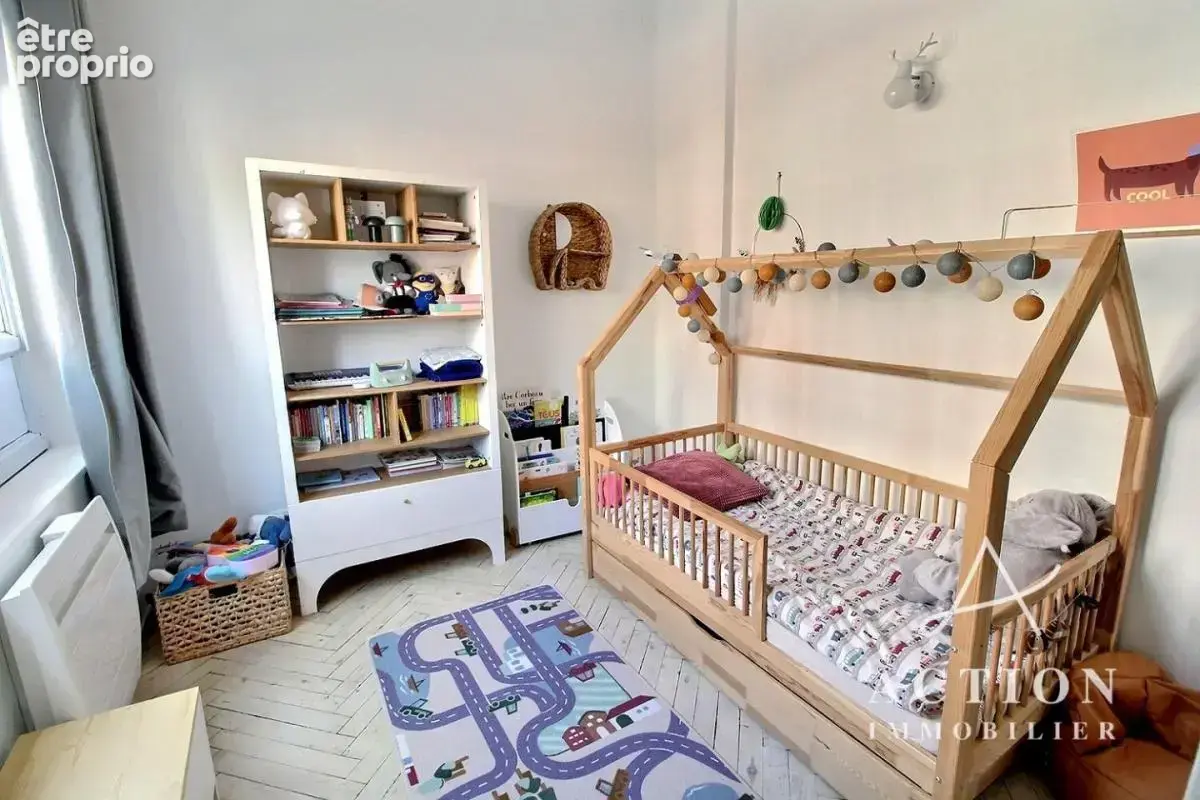 LILLE - Appartement T4 de 137M² avec GARAGE & CAVE - photo 6