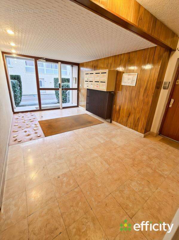 Appartement à MIRIBEL