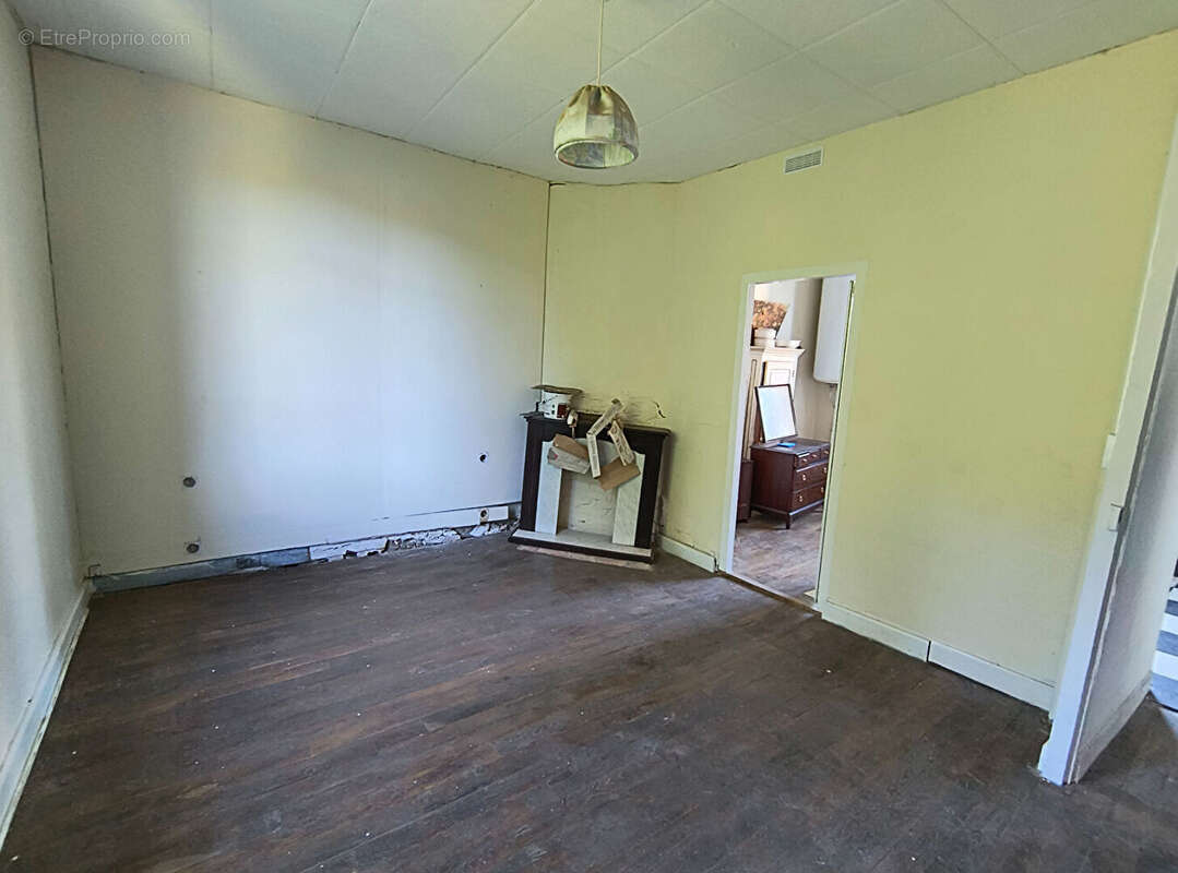 Maison à SAINT-SULPICE-LAURIERE