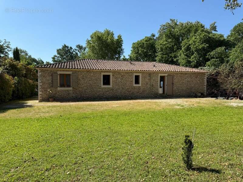 Maison à GORDES