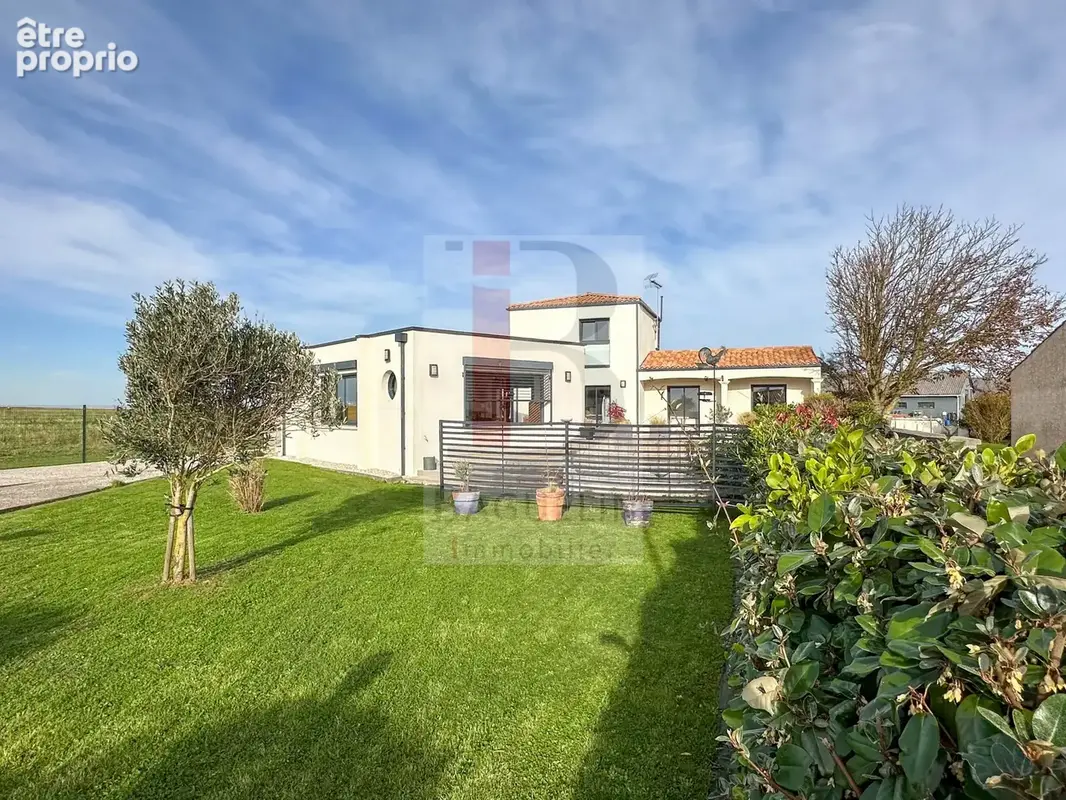 Maison 6 pièces 170 m² · à Yves · 170 m² · 525 000 €