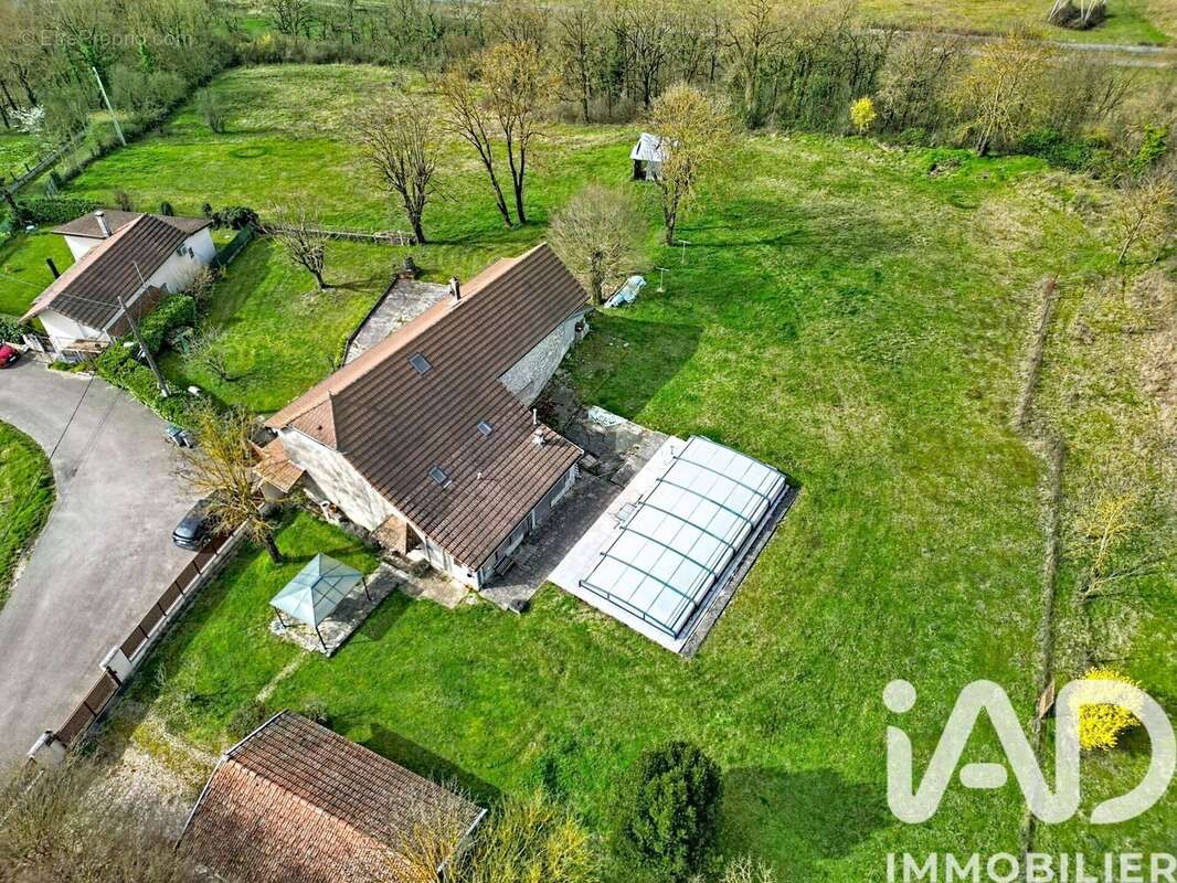 Photo 2 - Maison à BOUVESSE-QUIRIEU