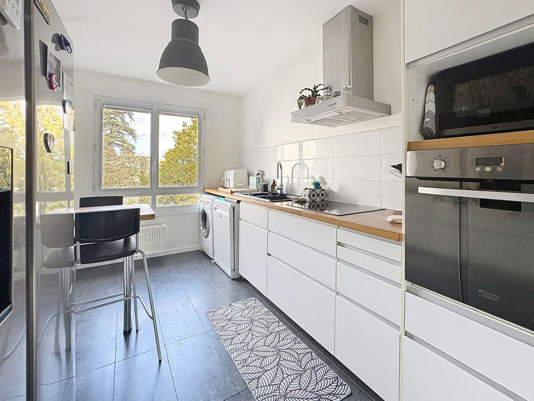 Appartement à SAINT-GENIS-LAVAL