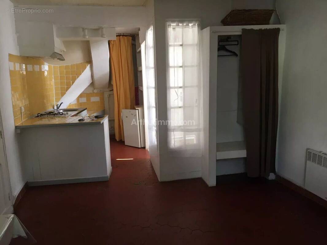 Appartement à SALERNES