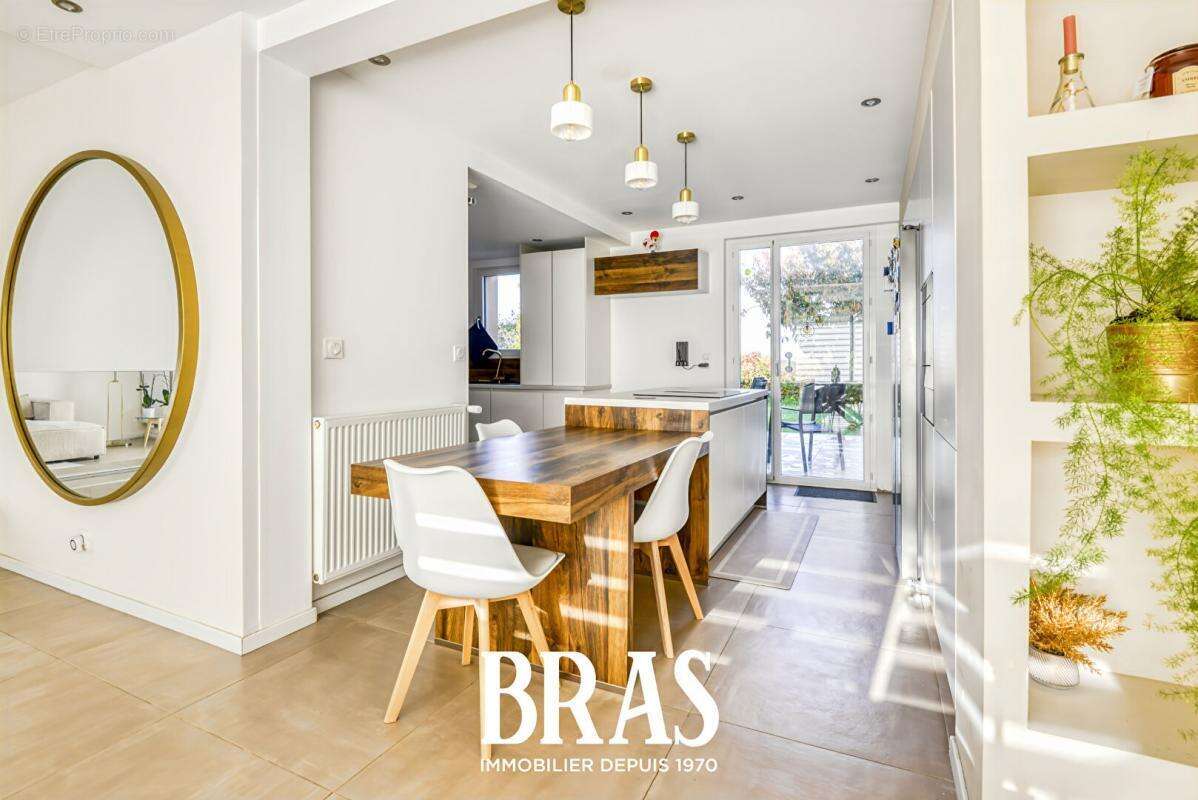 Maison à BOUGUENAIS