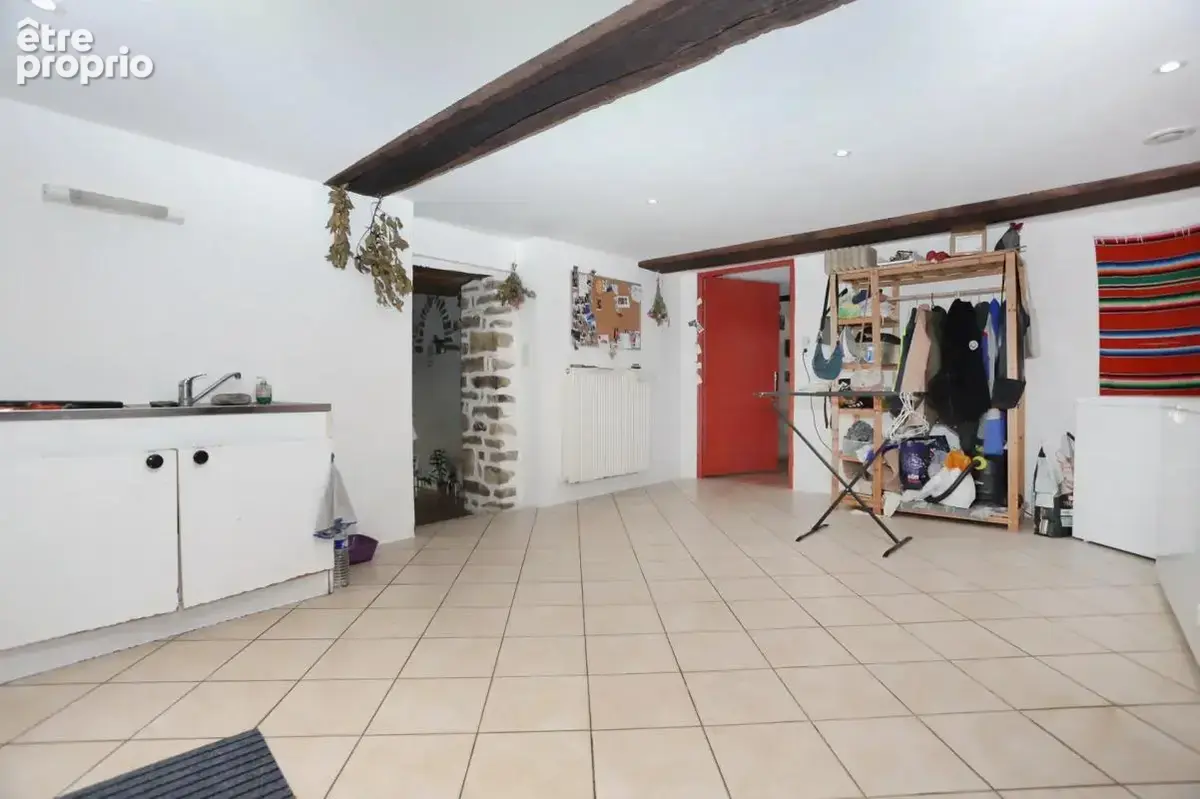 Maison de 194 m2 - 5 pièces - Martigné-Ferchaud - photo 3