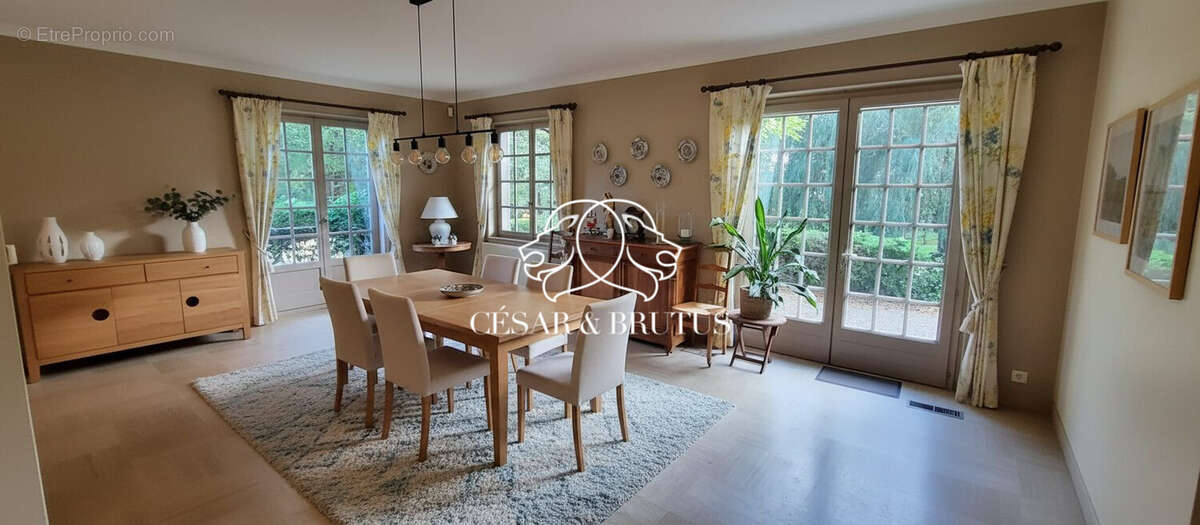 Maison 270 m² à Chatillon-Sur-Chalaronne  - photo 8