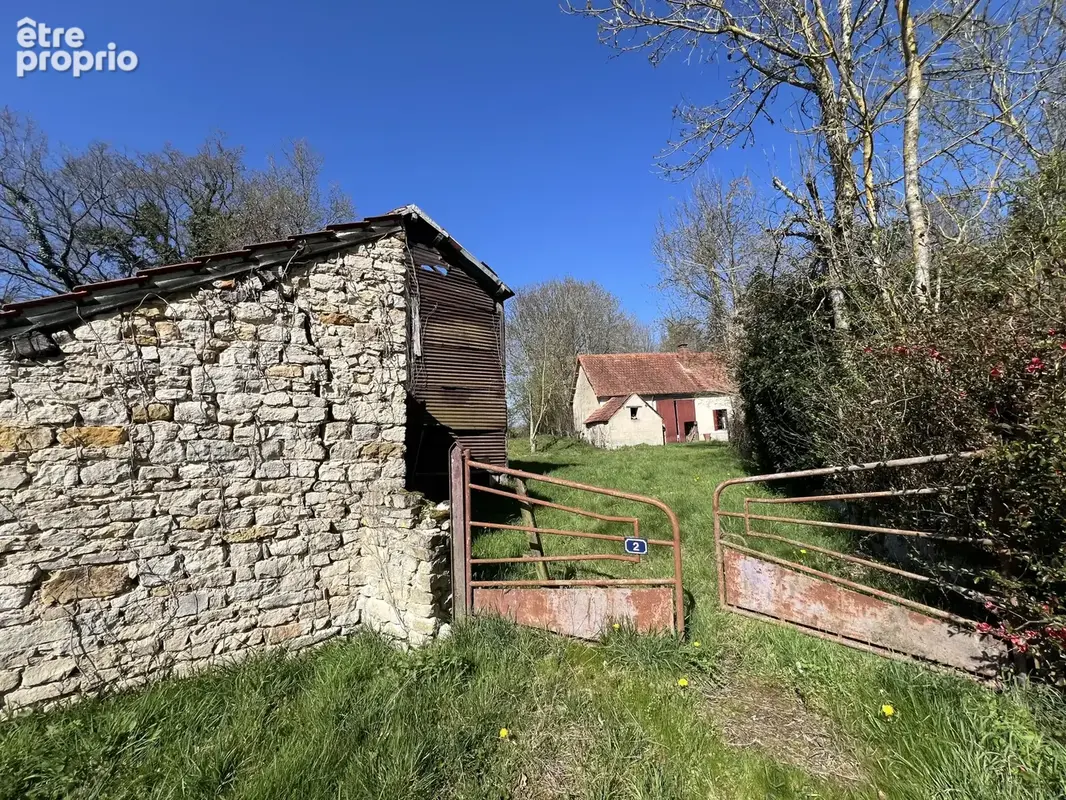 Maison à VICQ-EXEMPLET