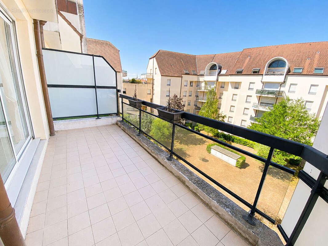 NOUVEAUTÉ - T4 avec balcon, ascenseur, stationnement et cave - photo 3