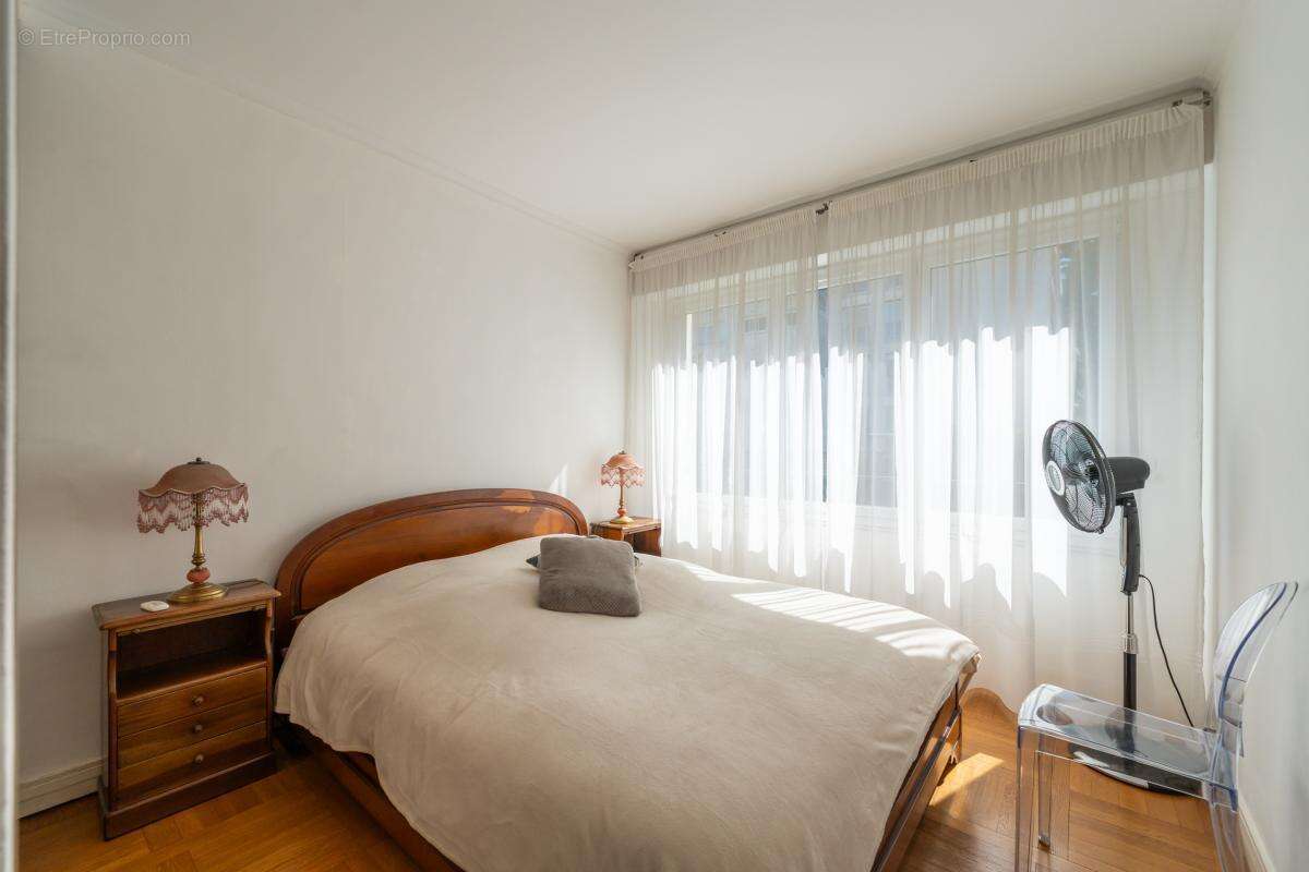 Appartement à VILLE-D'AVRAY