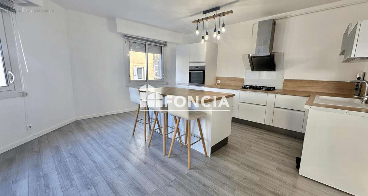 Appartement à MARSEILLE-5E