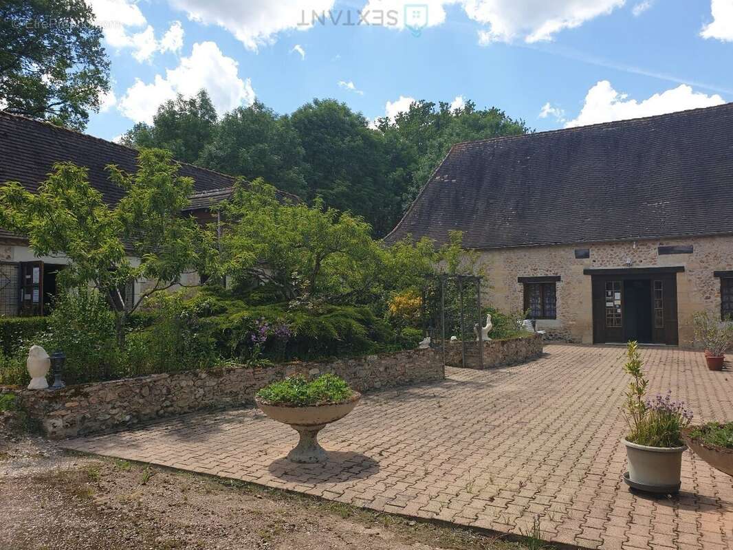 Maison à ROUFFIGNAC-SAINT-CERNIN-DE-REILHAC