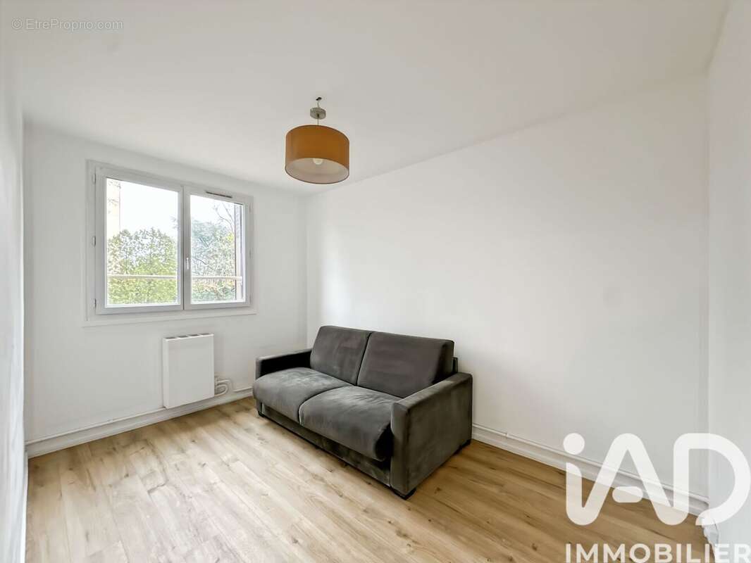 Photo 3 - Appartement à SAINTE-GENEVIEVE-DES-BOIS